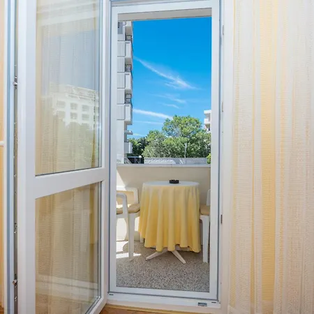 Marica I Ivo 3 * Makarska