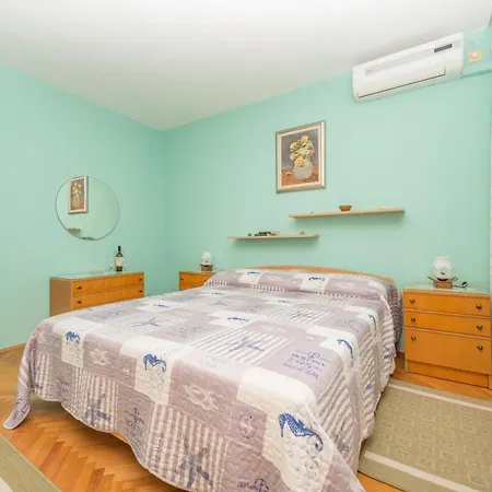 Marica I Ivo 3 * Makarska