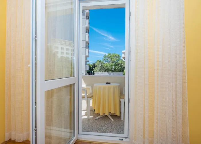 Marica I Ivo 3 * Makarska