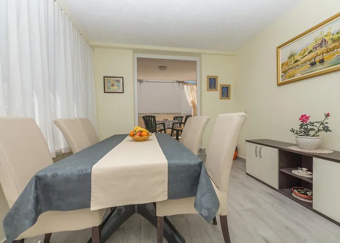 Apartment Marica I Ivo 3 Makarska